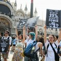 Protesti protiv venčanja Bezosa u Veneciji - građani blokirali trg, Bezos menja planove (FOTO)