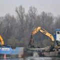 Bageri čiste dno Dunavskog rukavca: U toku velika akcija "Srbijavode"