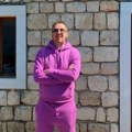 "Poznati pevač je gej!" Voditelj "Pinka" izneo šok detalje, postoji i snimak: "Ljubavnik mu je u timu, a žena ne sumnja ništa"…