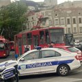 (Foto, video) Sudar tramvaja i automobila na kružnom toku na Slaviji: Saobraćaj usporen