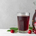 Bakin recept za domaći sirup do višanja: Odličan za piće i kolače, a potrebna su vam samo tri sastojka