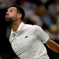 Novak se namučio – ali je pobedio upornog Kineza na startu Vimbldona! Sledeći je Cicipas