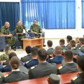 Načelnik Generalštaba sa budućim oficirima Vojske Srbije