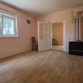 FOTO: Renovirana kuća u Zrenjaninu za 75.000 evra – ima dvorište i pomoćni objekat