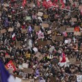 Posle masovnih protesta u Francuskoj: Više od 1.400 privedenih, policija ostaje u pripravnosti