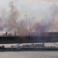 Policija saslušava novosadske aktiviste zbog dimne zavese na Varadinskom mostu tokom protesta