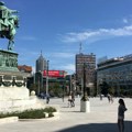 Postament spomenika knezu Mihailu na Trgu republike u Beogradu očišćen od grafita i natpisa