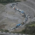 Trećina stanovništva Nagorno-Karabaha izbegla u Jermeniju: Kolona vozila toliko dugačka da se 80km prelazi 24 sata