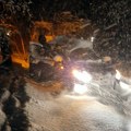 Dve osobe zavejane u Ivanjici: Automobil im ostao u smetovima, vatrogasci se jedva probili do njih: U pomoć im priskočio…