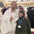 Emir Habibović otišao na hodočašće! Suprugu ostavio kod kuće sa ćerkama, pa s ovom ženom otišao na put u Meku