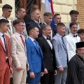 "Ovo je vest, svaka čast momci"! Maturanti Karlovačke bogoslovije oduševili Srbiju, čuvenom pesmom proslavili kraj