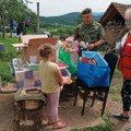 Predstavnici Vojske Srbije uručili pakete pomoći meštanima udaljenih planinskih sela