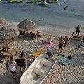 Nezadovoljstvo na omiljenom letovalištu Srba ključa: Nova pravila na plažama niko ne poštuje, ljudi gube strpljenje