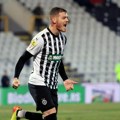 Partizan vodi u praznoj humskoj: Pogledajte golove na meču crno-belih i Radničkog! (video)