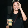 "Kako, bre?" Milica Pavlović stigla na probu u Sarajevu, u bekstejdžu je dočekao skupoceni poklon