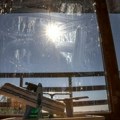 Помислио да је чистачица направила грешку код прања прозора, а онда је схватио истину и снимак је експлодирао на мрежама