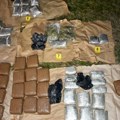 Policija u Beogradu zaplenila više kilograma droge i oružje, uhapšene dve osobe