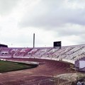 Južna i severna tribina na stadionu „Čair“ zatvorene za gledaoce, problem su stolice