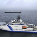 Američke trupe razaračem u Karipskom moru presrele ribarski brod iz Venecuele i na njemu proveli osam sati