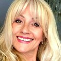 Slavica Rokvić sa unucima slavi rođendan: Opkolili je sa svih strana, a na stolu torta: Niko ne može da veruje koliko godina…