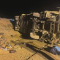 U prevrtanju autobusa u Iranu poginulo 13 ljudi