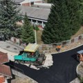 Novi vrtić dobija i uređen prilaz: Asfaltiran krak Sarajevske ulice u Bostanima