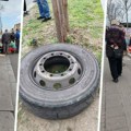 Točak autobusa ženu prikovao za ogradu: Detalji nesreće u Beogradu, poznato u kakvom su stanju povređene
