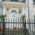Kuća od 300 kvadrata u Zrenjaninu prodaje se za 189.000 evra: Na ulazu palme, unutra sauna, a ima i alarm