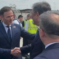 Prvi avion s kineskom delegacijom sleteo u Beograd: Kineske ministre dočekali Mali i Momirović (video)