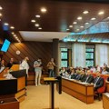 UŽIVO: Skupština grada uz policijsku podršku
