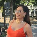 Ceca u svilenoj haljini bez brusa: Oko vrata velika, zlatna ogrlica: Nikad glamuroznija na snimanju "Zvezda Granda"