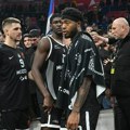 Тајрик Џоунс се после меча сукобио са навијачима Партизана: звиждуци, поливање, па бурна расправа