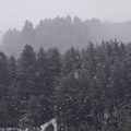 (Video) U ovom delu Srbije upravo pada sneg! Vratila se zima usred maja, pahulje veju kao da je januar