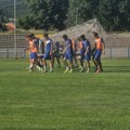 Smej se i kada bi plakati hteo! Momčilović "pozajmljuje" 5 kadeta da popuni klupu. Još pet, tinejdzera, starteri!