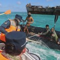 (VIDEO) Sukob u Južnom kineskom moru: Kineska i filipinska mornarica se potukle veslima i motkama