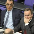 Nemački ministar odbrane u Prištini počeo posetu Zapadnom Balkanu