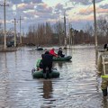 Ruski grad pod vodom: Evakuisano na hiljade ljudi, uvedena vanredna situacija, kretanje moguće samo čamcima