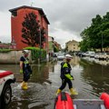 Северна Италија под водом: Река се излила у Милану, путеви поплављени, вода продрла и у куће
