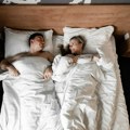 Dugo ste u vezi, a varnice su se smanjile? Bračni terapeut otkriva kako da pojačate privlačnost u krevetu