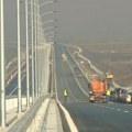 Jezive scene na autoputu Miloš Veliki Automobil podleteo pod kamion, drugi se prevrnuo na bok čak tri nesreće za kratko…