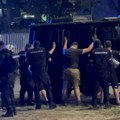 Hapšenja na Novom Beogradu: Policija privodi demonstrante posle protesta (foto,video)
