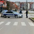 Oborio 14-godišnjaka na Bulevaru Svetog Pantelejmona, pa udario u drugi auto