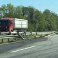 Nesreća kod isključenja za Smederevo: Vozač šlepera izgubio kontrolu, grdosija od nekoliko tona probila zaštitnu ogradu…
