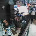 Dramatične scene pljačke pumpe u Mostaru: Naoružani pljačkaši uleteli i sve lomili u potrazi za novcem, napali i radnika…