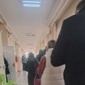 Dveri prijavile policiji, RIK i GIK tri teža „kršenja zakona“ na glasanju u Nišu, među kojima i „bugarski voz“