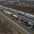 Ukrajina o blokadi granice sa Poljskom: Izbeglice ne mogu biti taoci trgovinskih interesa