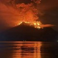 Zatvoren aerodrom zbog erupcije vulkana na severu Indonezije