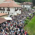 Tradicionalno okupljanje naroda na praznik Sv. Zosima i Jakova čudotvoraca Tumanskih