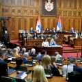 Nastavlja se vanredna sednica Skupštine: Rasprava o 46 tačaka, medijski zakoni i podrška mladima u fokusu