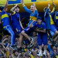 Ludilo! Navijači Boke Juniors napravili feštu na plaži u Majamiju, slike sa Svetskog prvenstva obišle svet